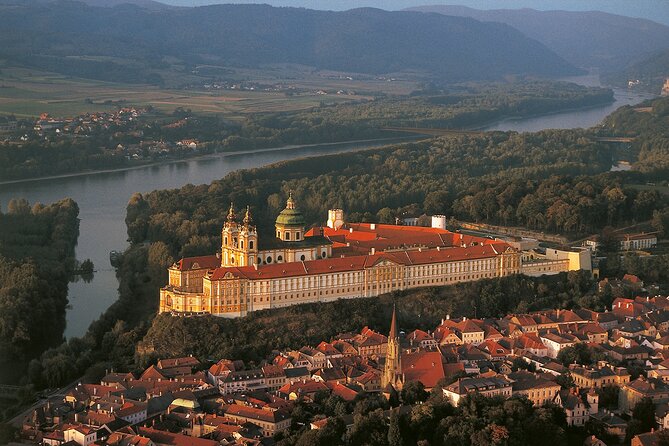3 Castles & Wine Private Tour in Wachau Valley (incl. Melk Abbey) - The drive through Lower Austria