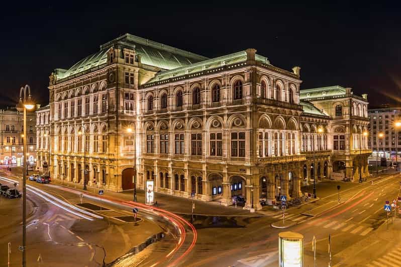 3 hour private tour in Vienna by private car - Hofburg, Heldenplatz, and the imperial center