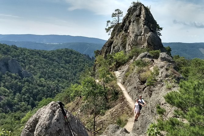 4-Hour Private Alpine Hiking Tour 'In the footsteps of king Lionheart' - What to wear and carry for the four-hour hike