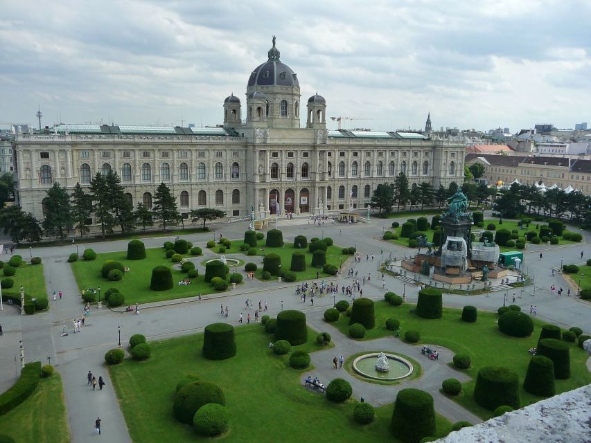 An Introduction to Vienna Walking Tour - A Vienna title with a Berlin itinerary