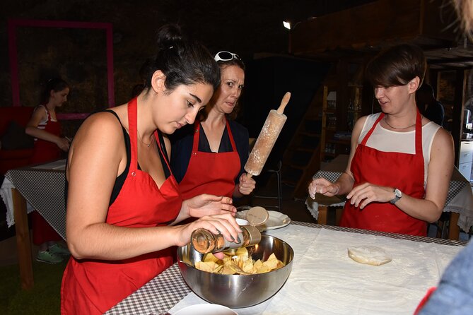 Apple Strudel & Prezel Cooking Class incl. Dinner & Music - A Salzburg cooking class with a musical surprise