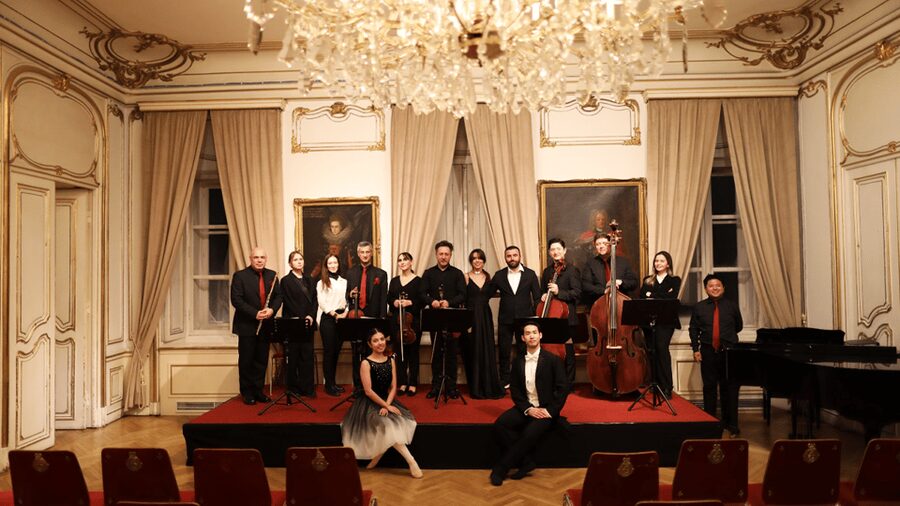 Best of Mozart & Strauss - A concertmaster-led chamber orchestra keeps things focused