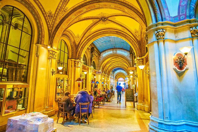 Bicycle tour - Vienna Complete - Music, cafés, and old-city squares