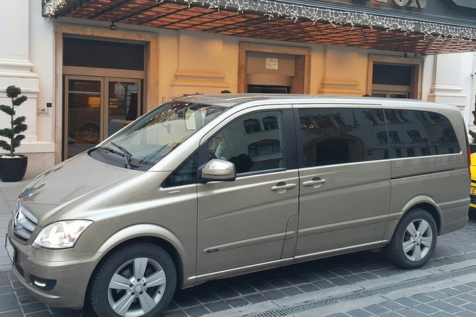 Budapest Private Transfer from or to Vienna or Vienna Airport - A practical Budapest to Vienna road connection