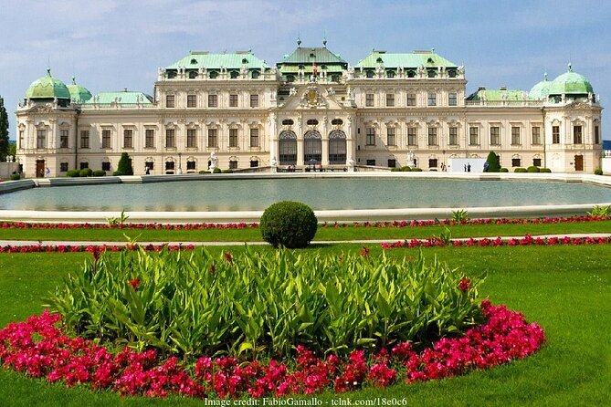 Christmas at Belvedere: 3hr Private Tour of Upper Palace & Market - Is $250 per person good value?