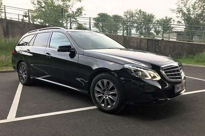 City TRANSFER Vienna - Finding your driver inside Vienna Airport