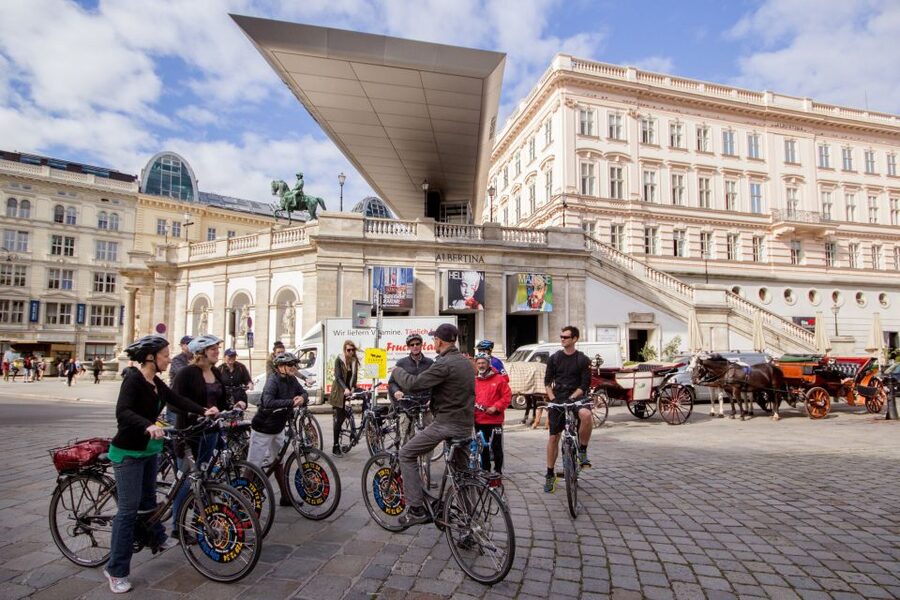 Classic Vienna: 3-Hour Guided Bike Tour - Urania, the Donau Canal, and Stadtpark
