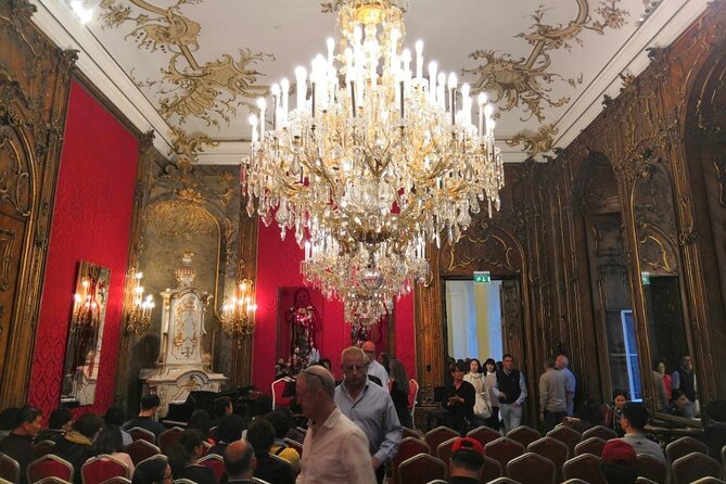 Concert at the Palais Schönborn-Batthyány by the Vienna Baroque Orchestra - Coats, heat, and comfort