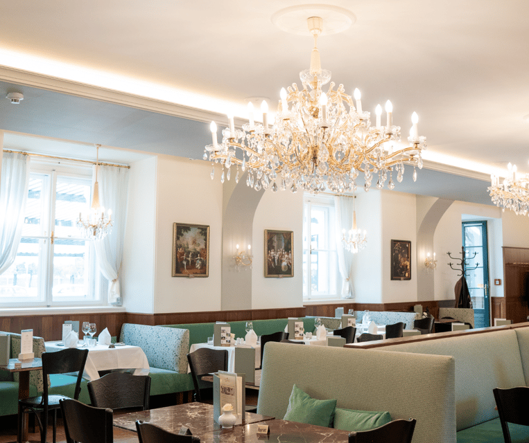 Culinary evening at the Gerstner K. u. K. Hofzuckerbäcker - What You Actually Eat: Soup, Roast Beef, and Strudel