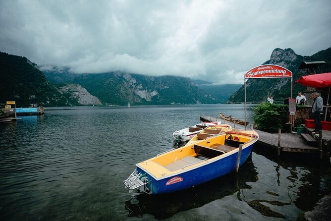 Day Tour from Vienna to Hallstatt and Salzburg with Photographer - What the Guide Service Really Means