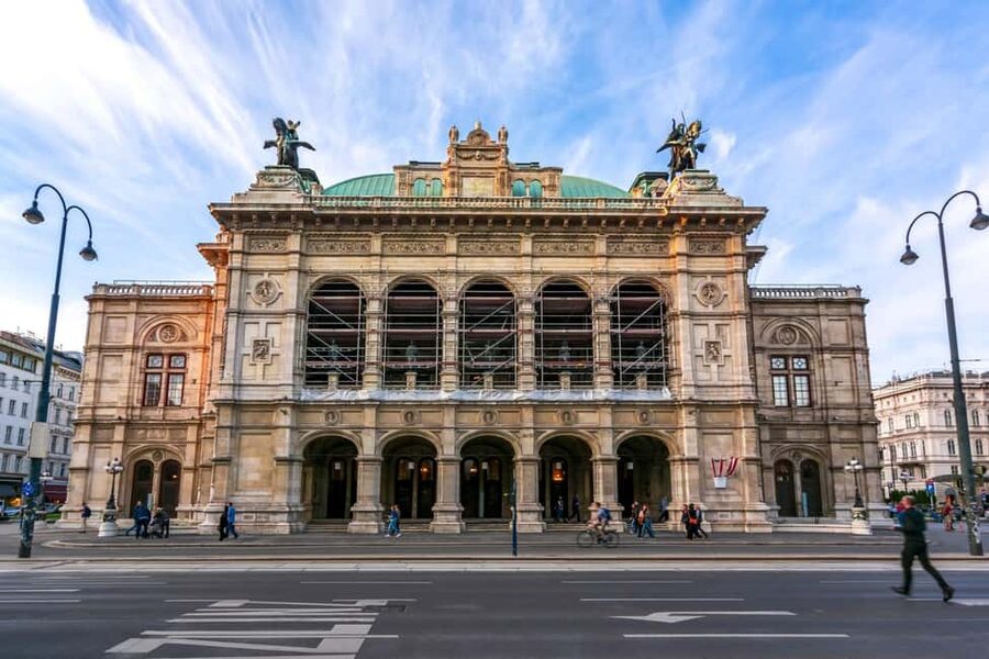 Discover 10 Things To Do in Vienna - Ultimate Walking Tour - The Spanish Riding School from the outside