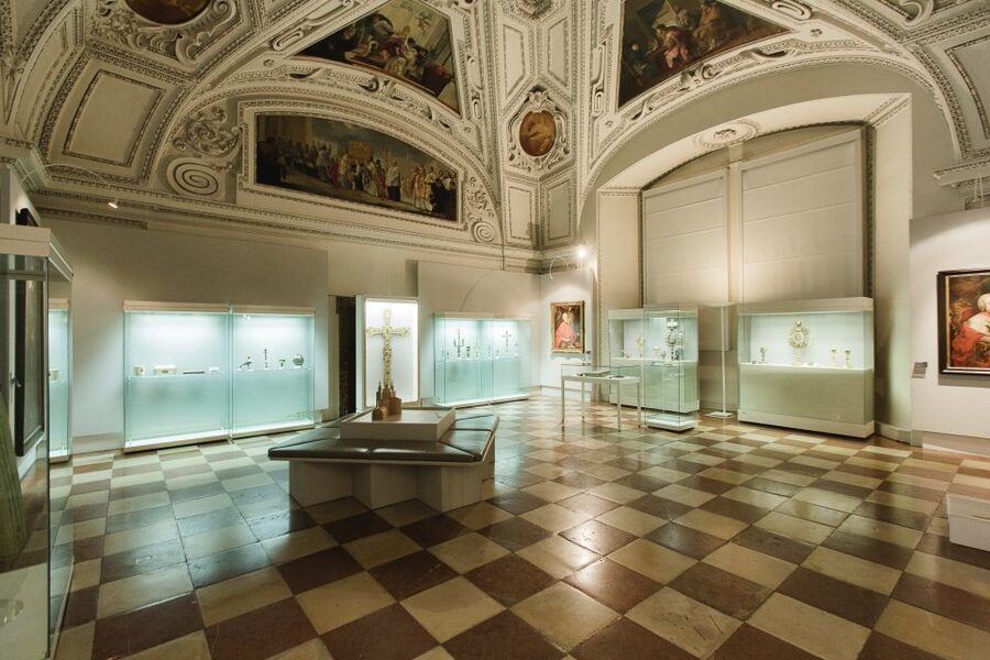 DomQuartier Day Ticket - Finish at the Carabinieri Hall