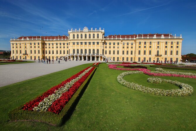 Exciting history tour and discovery of Vienna's secrets - Schottenstift, Volksgarten, and an Orthodox church