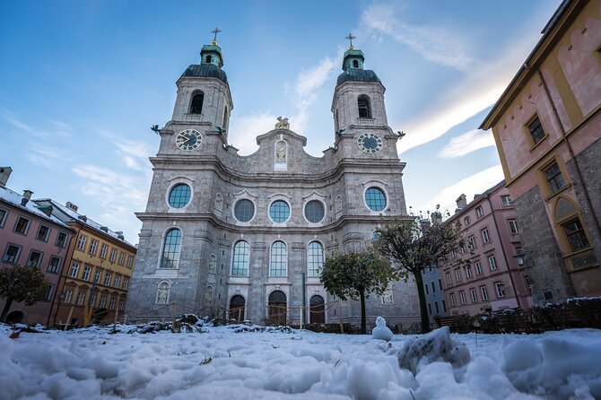 Explore Innsbruck in 60 minutes with a Local - Triumphpforte and the city’s imperial side
