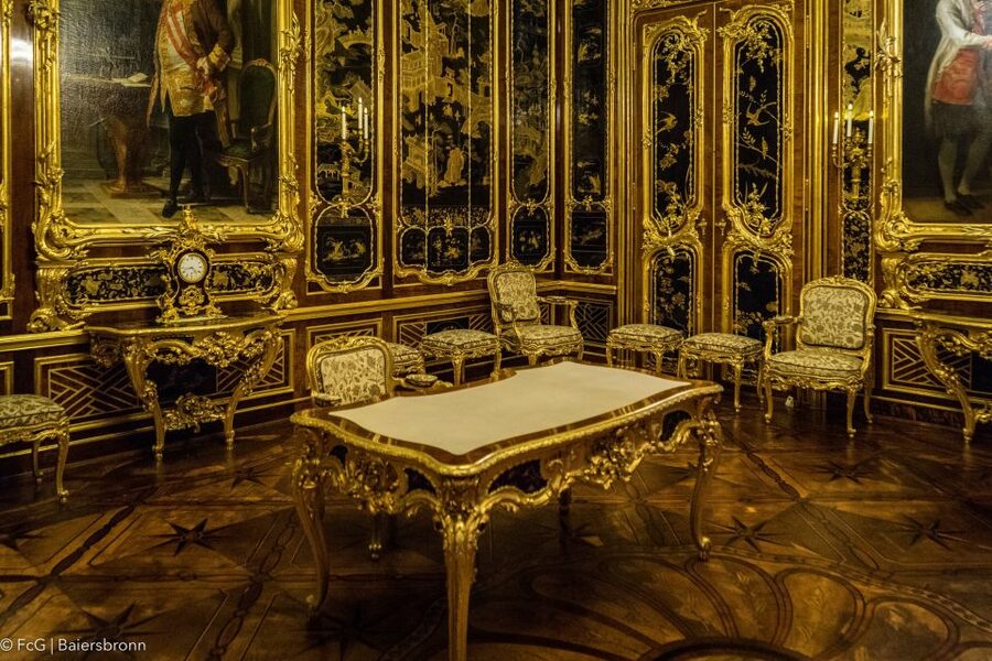 Family Tour Schonbrunn Children Museum Vienna with Transport - Why Schönbrunn works well for a family history outing
