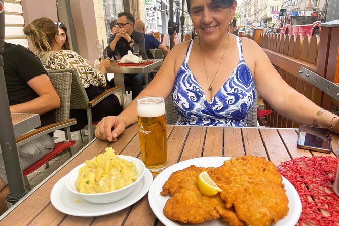 Food Tasting Tour in Hidden Gems of Vienna for Small Groups - Das Käuzchen: sausage, goulash sauce, and Grüner Veltliner
