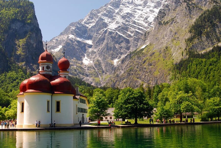 From Munich: Eagle's Nest, Königssee & Salzburg Private Tour - Salzburg: three hours in a city made for walking