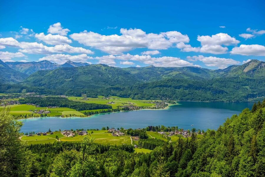 From Munich: Salzburg, St. Wolfgang, and the Salzkammergut - What changes from October through April