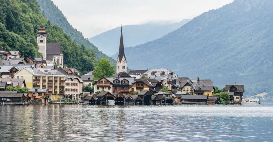 From Salzburg: Half-Day Tour to Hallstatt - Why Hallstatt works well as a half-day trip