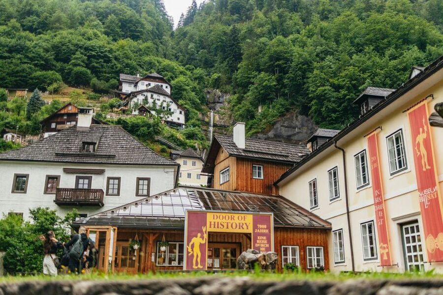 From Salzburg: Half-Day Tour to Hallstatt - Your 2.5 hours beside Hallstatt Lake