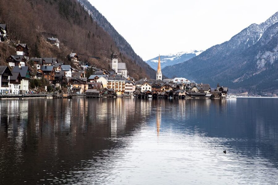 From Salzburg: Hallstatt, St.Gilgen & St. Wolfgang Day Trip - Vehicle comfort, timing, and family details