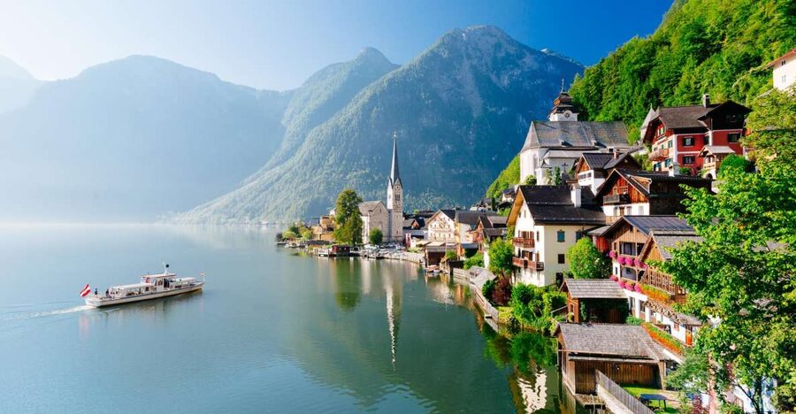From Vienna: Full Day Trip to Hallstatt and Salzkammergut - Why Hallstatt makes such a long day worthwhile