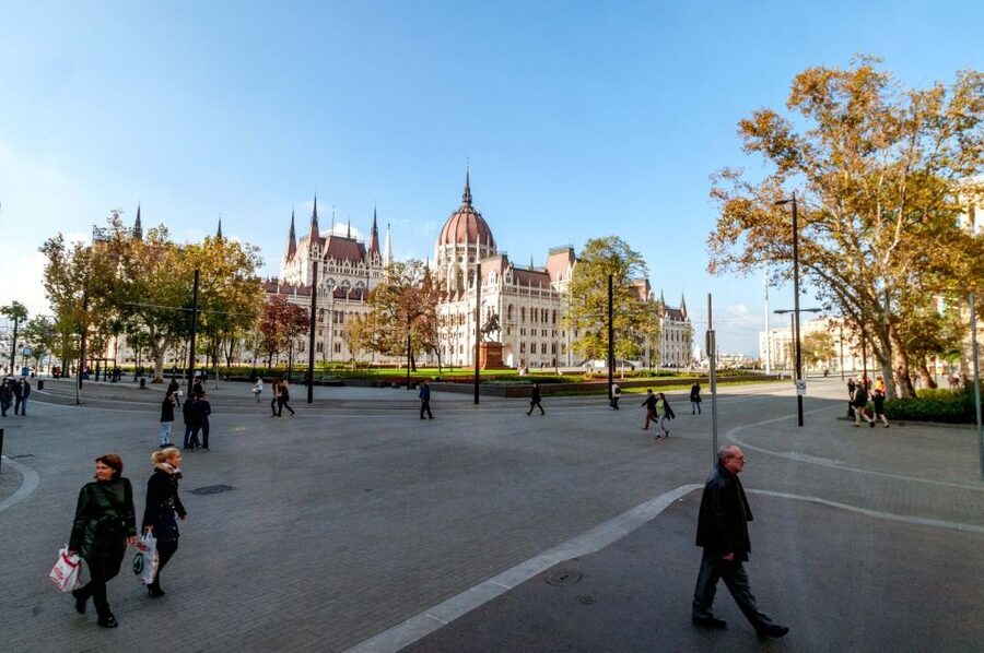 From Vienna: Guided Day Trip to Budapest - Key points to know before booking