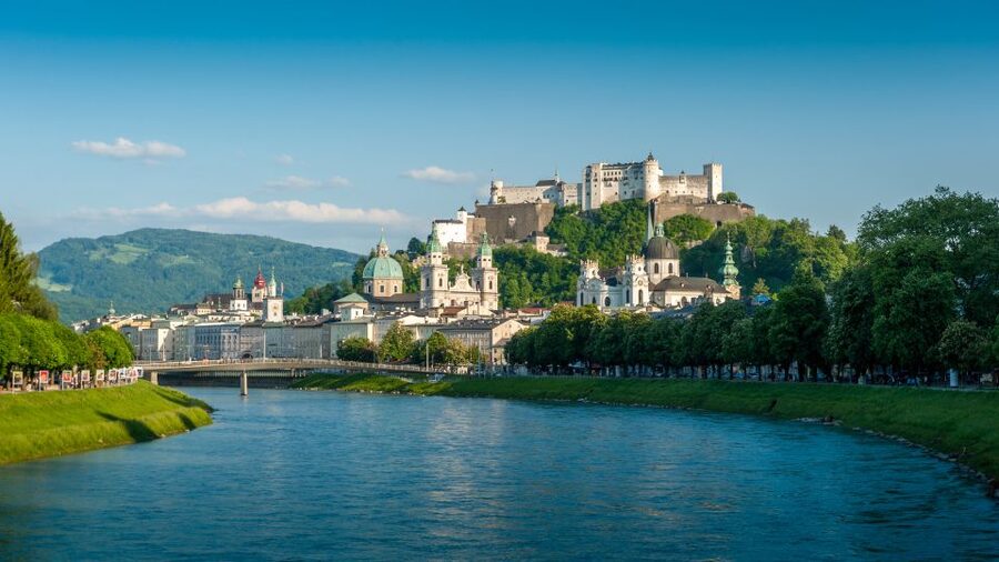 From Vienna: Guided Day Trip to Salzburg - The Salzkammergut drive and the Mondsee pause