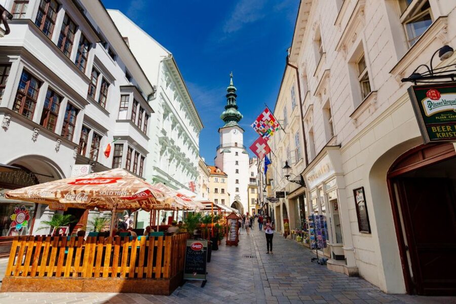 From Vienna: Guided Tour to Bratislava with Speed Boat Ride - Who should book this Bratislava excursion