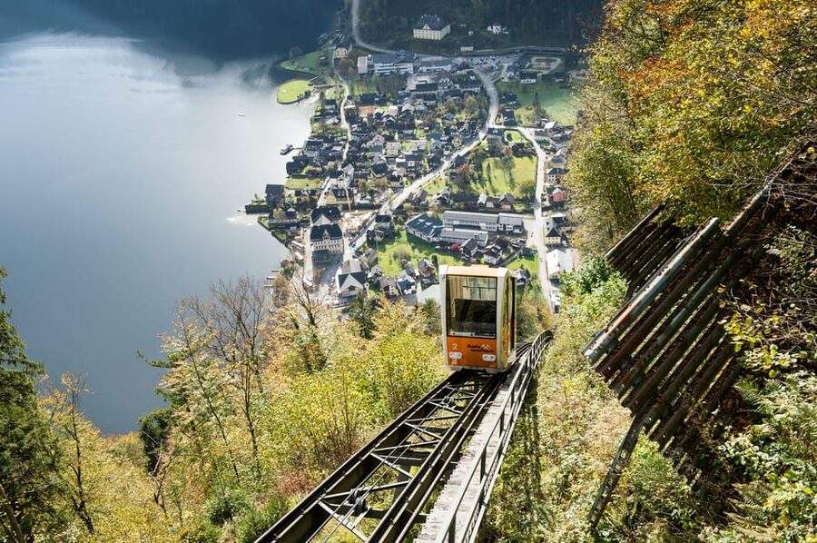 From Vienna: Hallstatt, Mountains & Alpine Lakes Day Trip - Schloss Ort and the wooden wedding bridge