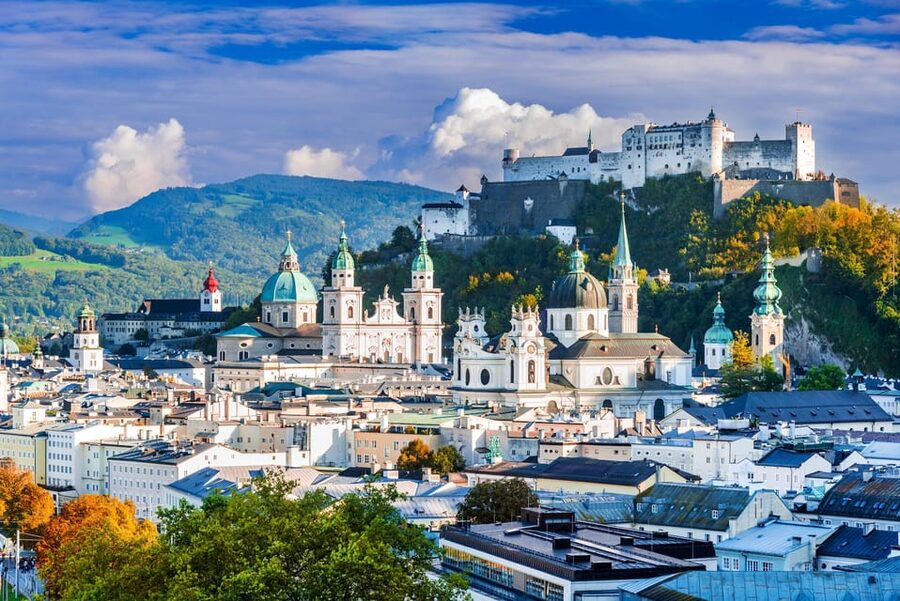 From Vienna: private day trip to Hallstatt and Salzburg - Hallstatt in a compact two-hour visit