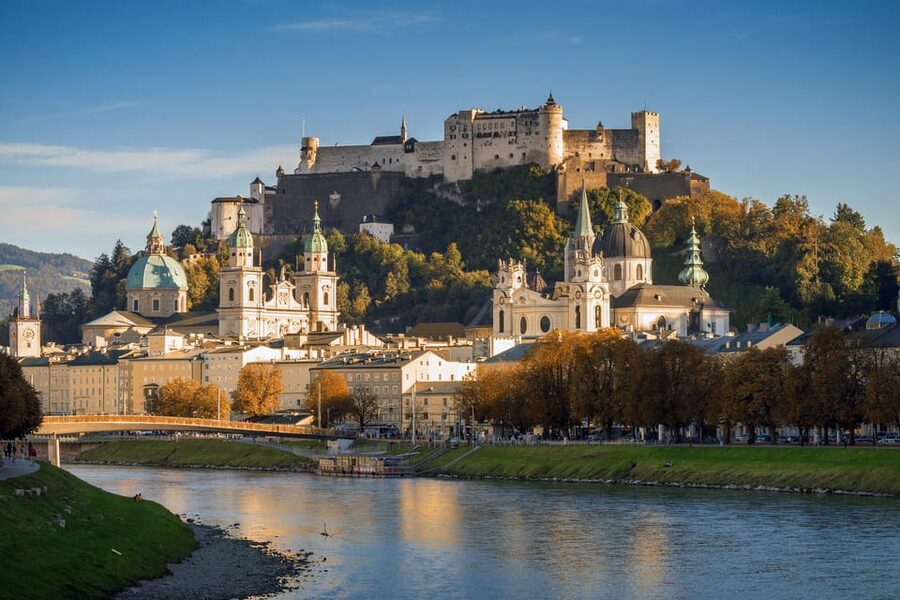 From Vienna: private day trip to Hallstatt and Salzburg - Leaving Vienna in a private vehicle