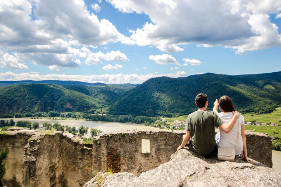 From Vienna: Wachau Valley Day Tour with Wine Tasting - The Danube from Spitz to Melk