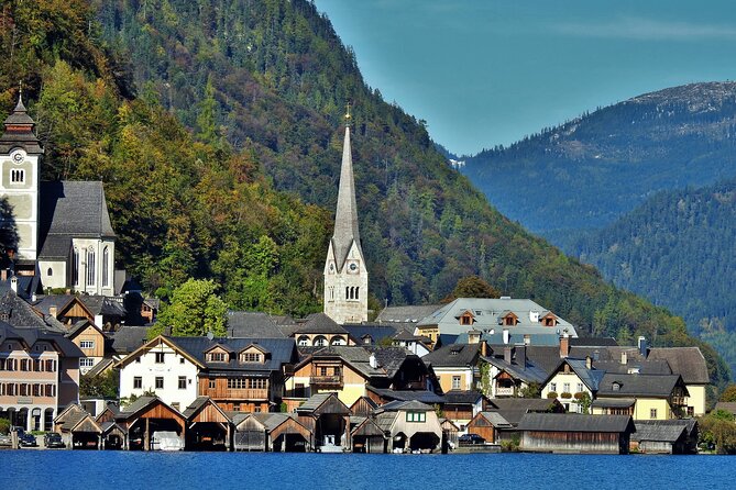 Full-Day Minivan Tour From Salzburg to Hallstatt with 5 Fingers,Lakes&Mountains - Guides, minivan comfort, and the small-group feel