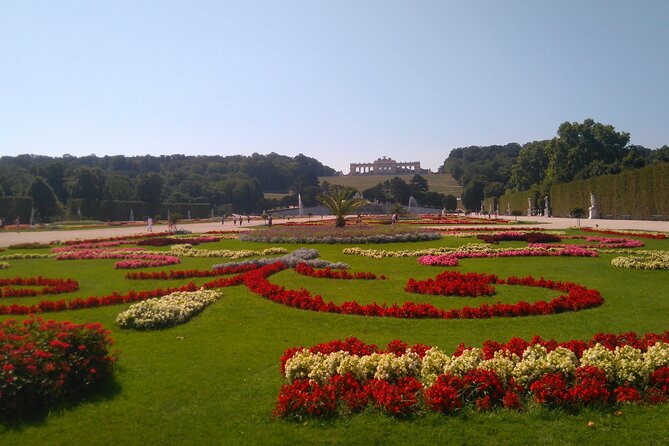 Full-Day Vienna Private Tour from Prague - St. Stephen’s Cathedral and the central streets