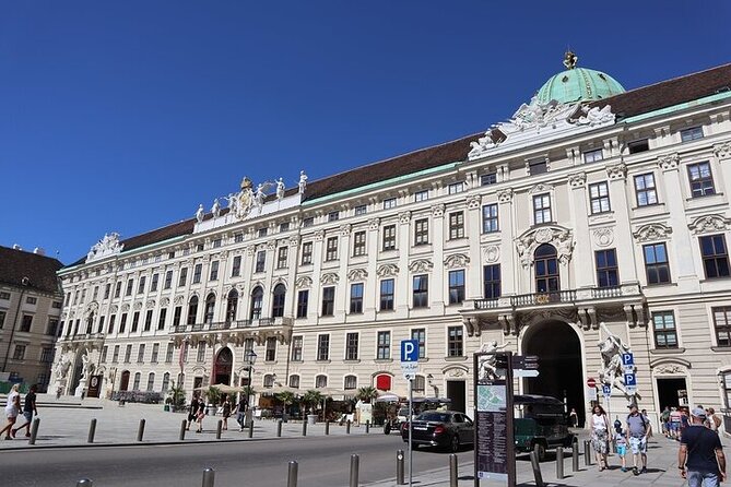 Gems of Vienna-Tour - Courtyards and passages that reward curiosity