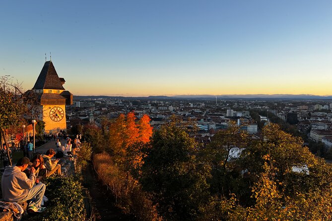 Graz Funicular Ride and Schlossberg Picnic Experience - Meeting at Taubenbrunnen and getting started