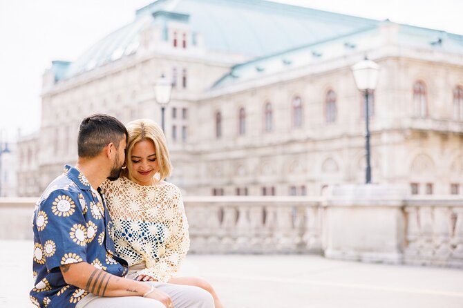 Guided Photoshoot Experience in Wien - Burggarten, Burgtor, and the imperial setting