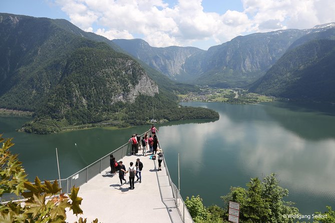 Hallstatt Half-Day Tour from Salzburg - Guides, commentary, and the coach experience