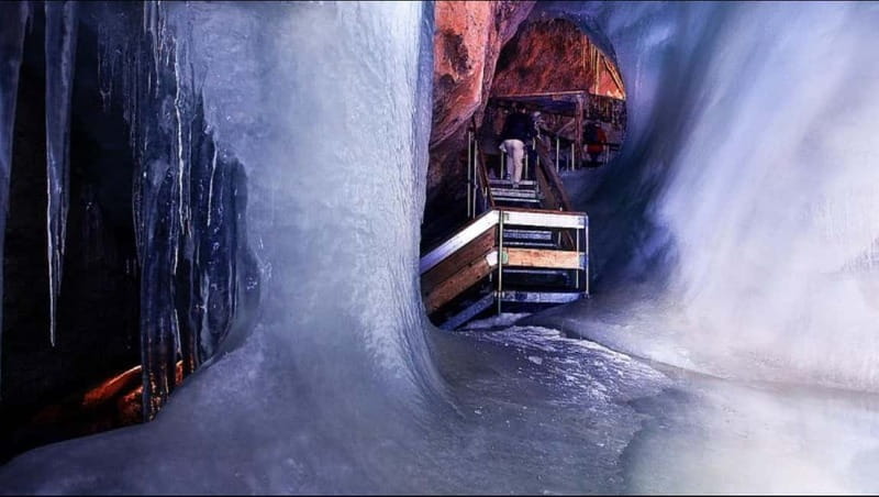 Hallstatt & Ice Cave & 5 fingers Private Trip From Salzburg - Key points at a glance