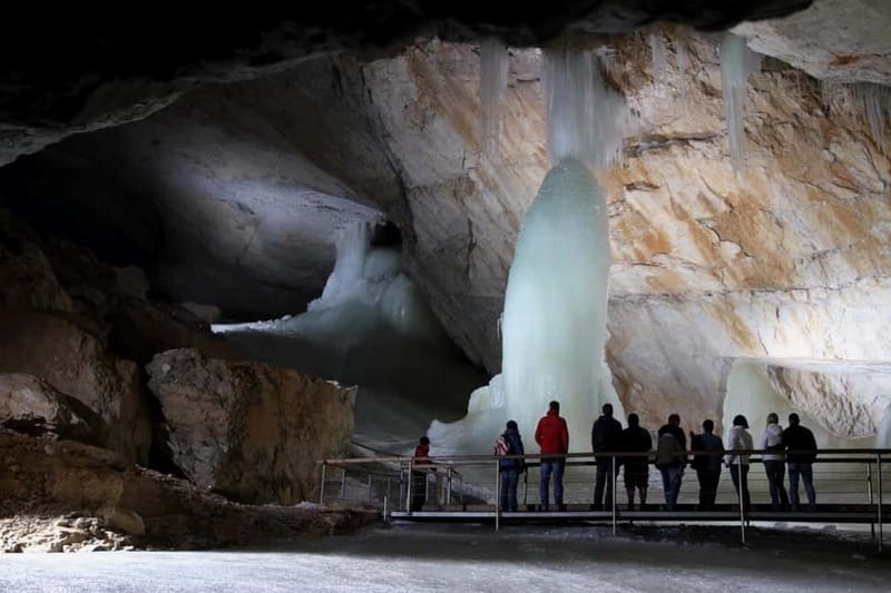 Hallstatt & Ice Cave & 5 fingers Private Trip From Salzburg - From Salzburg to the Dachstein mountains