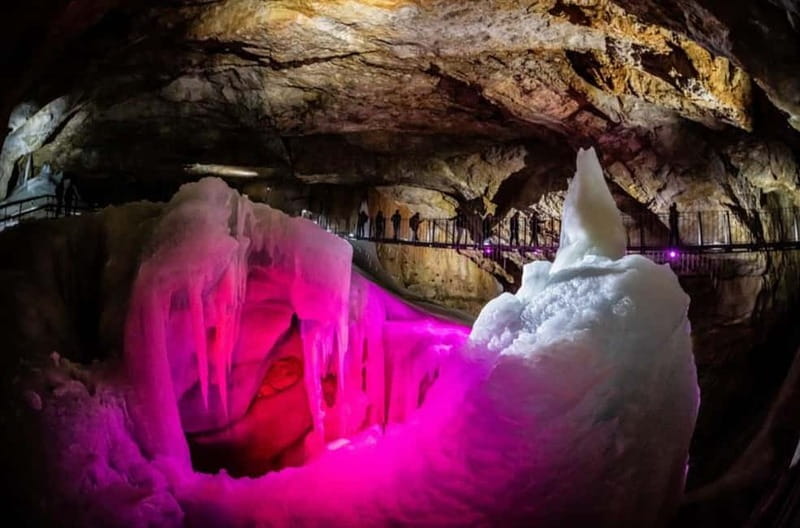 Hallstatt & Ice Cave & 5 fingers Private Trip From Salzburg - Five hand-shaped platforms above a precipice