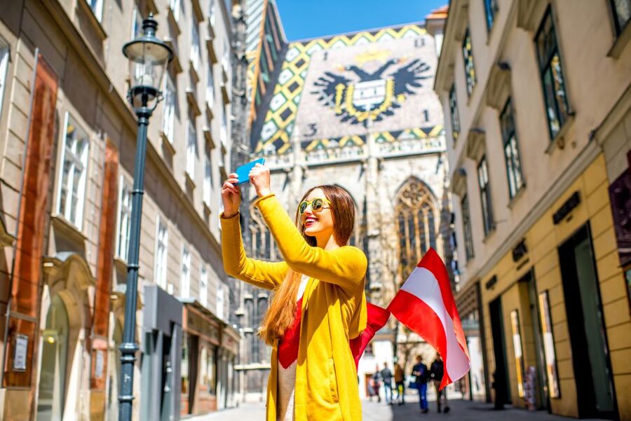 Highlights of Vienna: Private Bike Tour with Licensed Guide - Bikes, traffic, and the real level of effort