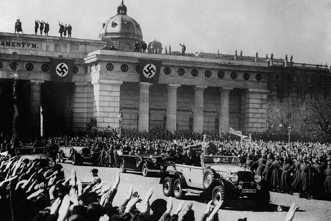 Historical Hitler Walking Tour of Vienna - Judenplatz and the Austrian Jewish victims of the Shoah