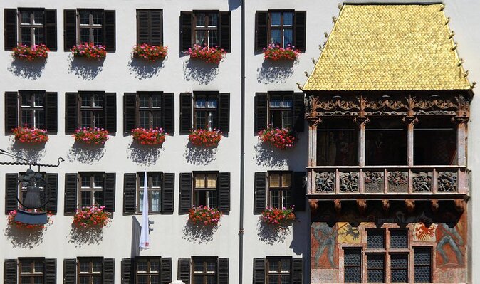 History and Strudel, get 800 years and yummy food, local guide - Key points at a glance