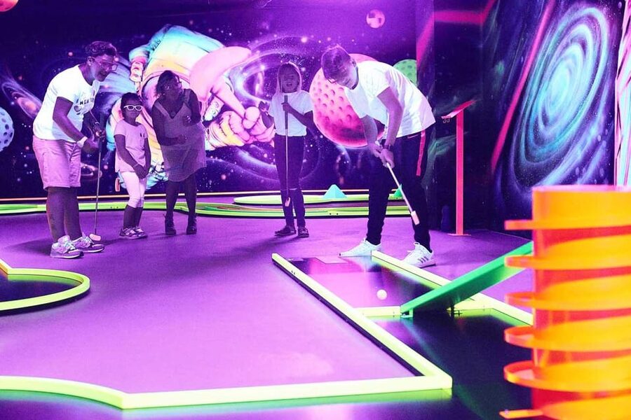 Innsbruck: 3D Mini Golf with Dazzling Light Effects - Why this works well for families and friends