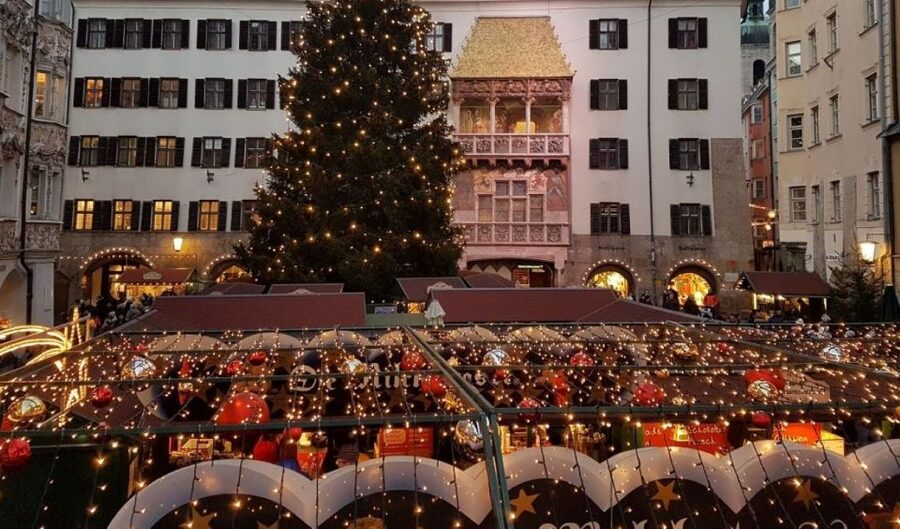Innsbruck: Christmas Tour with a licensed guide - The Swarovski crystal tree and Jaufenthaler display