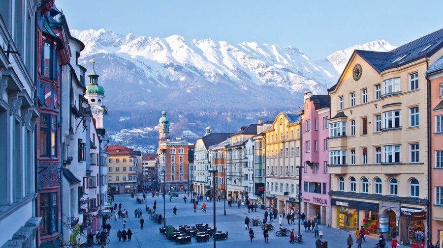 Innsbruck: City Card Including Public Transport - Start at the Tourist Information Center