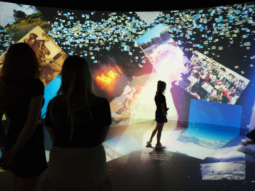 Innsbruck: EXPERIENCE TIROL - Immersive Show Flex Ticket - Room four: Mountain nature from above