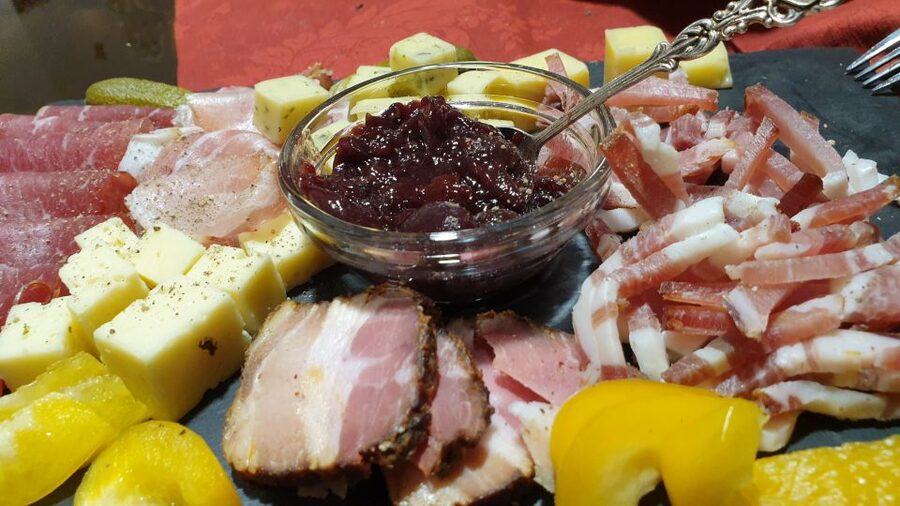 Innsbruck: Food Walking Tour with a Licensed Guide - The Golden Roof and its edible secret